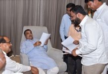 नाशिक-पुणे राष्ट्रीय महामार्गावरील प्रलंबित कामांना मंजुरी, नितीन गडकरी यांच्या विभागास सुचना