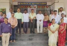 साकूर येथील जिल्हा परिषद शाळेच्या उत्कृष्ट कार्यप्रणालीचे शिक्षणाधिकारी पाटील यांच्याकडून कौतुक